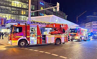 Rauch durch einen Böller im Jahnplatztunnel hat am Freitagabend den Stadtbahnverkehr lahmgelegt. - Symbolfoto: Barbara Franke Rauch durch einen Böller im Jahnplatztunnel hat am Freitagabend den Stadtbahnverkehr lahmgelegt. - Symbolfoto: Barbara Franke