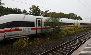 Der Landrat steht dem Neubau der ICE-Trasse zwischen Bielefeld und Hannover mitten durch eine sowieso schon zersiedelte Landschaft ablehnend gegenüber. - Ulf Hanke Der Landrat steht dem Neubau der ICE-Trasse zwischen Bielefeld und Hannover mitten durch eine sowieso schon zersiedelte Landschaft ablehnend gegenüber. - Ulf Hanke