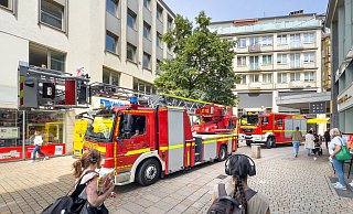 Feuerwehreinsatz in der Bielefelder Fußgängerzone. - © Andreas Zobe Feuerwehreinsatz in der Bielefelder Fußgängerzone. - © Andreas Zobe