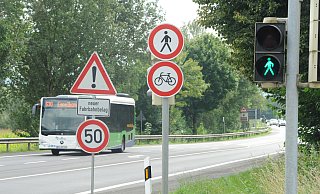 Radfahrer und Fußgänger sind auf den sanierten Abschnitten der Bundesstraße 239 in Espelkamp und Lübbecke nun tabu. Das begründet der Landesbetrieb mit der Verkehrssicherheit und entsprechenden Vorgaben. - Joern Spreen-Ledebur Radfahrer und Fußgänger sind auf den sanierten Abschnitten der Bundesstraße 239 in Espelkamp und Lübbecke nun tabu. Das begründet der Landesbetrieb mit der Verkehrssicherheit und entsprechenden Vorgaben. - Joern Spreen-Ledebur