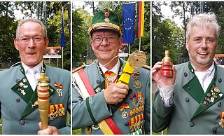 Gewannen Zepter, Apfel und Krone: Sergeant Klaus Eiden (Western, v. l.), Ehren-Fähnrich Carsten Masurek (Western) und Unteroffizier Gerald Kaufmann (Königsträßer). - Birger Berbüsse Gewannen Zepter, Apfel und Krone: Sergeant Klaus Eiden (Western, v. l.), Ehren-Fähnrich Carsten Masurek (Western) und Unteroffizier Gerald Kaufmann (Königsträßer). - Birger Berbüsse