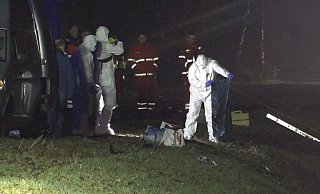 Im Ems-Vechte-Kanal bei Nordhorn in Niedersachsen waren am Samstag menschliche Überreste gefunden worden. Die Leichenteile lagen dort in mehrere Tüten verpackt im Wasser, wie eine Polizeisprecherin sagte. - Christian Schock/NonstopNews /dpa Im Ems-Vechte-Kanal bei Nordhorn in Niedersachsen waren am Samstag menschliche Überreste gefunden worden. Die Leichenteile lagen dort in mehrere Tüten verpackt im Wasser, wie eine Polizeisprecherin sagte. - Christian Schock/NonstopNews /dpa