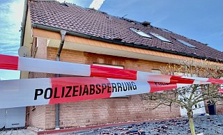 Die Spuren des Feuers sind auch am Freitag deutlich zu sehen. - Thomas Lieske Die Spuren des Feuers sind auch am Freitag deutlich zu sehen. - Thomas Lieske