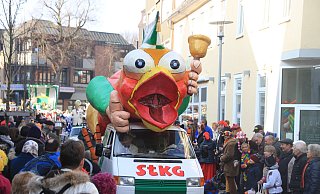 Der Lockvogel war am Rosenmontag nicht in Steinheim zu sehen – dafür hat er dieses Jahr im August seinen großen Auftritt. - David Schellenberg Der Lockvogel war am Rosenmontag nicht in Steinheim zu sehen – dafür hat er dieses Jahr im August seinen großen Auftritt. - David Schellenberg