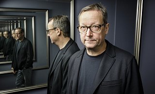 Darf in "King of Stonks" richtig aufdrehen: Schauspeier: Matthias Brandt. - picture alliance / photothek Darf in "King of Stonks" richtig aufdrehen: Schauspeier: Matthias Brandt. - picture alliance / photothek