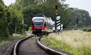 Der Nahverkehr zwischen Löhne, Osnabrück und Rheine ist bald von Bauarbeiten betroffen. - picture alliance / Panama Pictures Der Nahverkehr zwischen Löhne, Osnabrück und Rheine ist bald von Bauarbeiten betroffen. - picture alliance / Panama Pictures