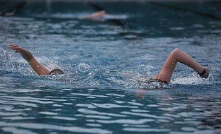 Bei den aktuellen Temperaturen lockt das kühle Nass ins Freibad Bünde. - GERALD DUNKEL Bei den aktuellen Temperaturen lockt das kühle Nass ins Freibad Bünde. - GERALD DUNKEL