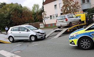 An beiden Fahrzeugen entstand laut Polizei wirtschaftlicher Totalschaden. - Alexander Graßhoff An beiden Fahrzeugen entstand laut Polizei wirtschaftlicher Totalschaden. - Alexander Graßhoff