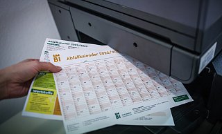 Der Bielefelder Abfallkalender in gedruckter Form ist ein Auslaufmodell. - Sarah Jonek Der Bielefelder Abfallkalender in gedruckter Form ist ein Auslaufmodell. - Sarah Jonek