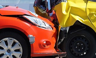 Die beiden Fahrzeuge waren nach dem morgendlichen Crash nicht mehr fahrbereit. - Symbolfoto: Pixabay / Creative Commons Die beiden Fahrzeuge waren nach dem morgendlichen Crash nicht mehr fahrbereit. - Symbolfoto: Pixabay / Creative Commons