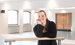 Seit Herbst 2020 unterrichtet Martina Gladys in Räumen der früheren Gaststätte Lohse in Eilshausen. Der eigentliche Tanzsaal bleibt auch nach der Erweiterung wie er ist. - Ralf Bittner Seit Herbst 2020 unterrichtet Martina Gladys in Räumen der früheren Gaststätte Lohse in Eilshausen. Der eigentliche Tanzsaal bleibt auch nach der Erweiterung wie er ist. - Ralf Bittner