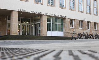 Mehrere Angeklagte aus dem Rockermilieu sollen ein Drogensyndikat aufgezogen haben und stehen nun in Paderborn vor Gericht. - Niklas Tüns Mehrere Angeklagte aus dem Rockermilieu sollen ein Drogensyndikat aufgezogen haben und stehen nun in Paderborn vor Gericht. - Niklas Tüns
