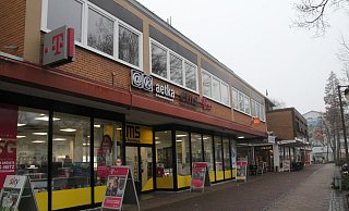 Das Fachgeschäft "EMS Nerd Business. IT & Telekommunikation" an der Breslauer Straße in Espelkamp war das Opfer einer Bombendrohung. - Klaus Frensing Das Fachgeschäft "EMS Nerd Business. IT & Telekommunikation" an der Breslauer Straße in Espelkamp war das Opfer einer Bombendrohung. - Klaus Frensing