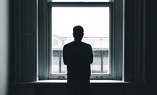 18 Monate lang waren Vater und Tochter getrennt. Dabei findet ein Obergericht keine Anzeichen für eine Kindesgefährdung. Nun will der Vater Schadenersatz. - Symbolbild: Unsplash 18 Monate lang waren Vater und Tochter getrennt. Dabei findet ein Obergericht keine Anzeichen für eine Kindesgefährdung. Nun will der Vater Schadenersatz. - Symbolbild: Unsplash