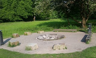 Der Grillplatz in Schildesche am ehemaligen Freibad ist wie auch alle anderen zehn Plätze im gesamten Bielefelder Stadtgebiet gesperrt. - Martin Lukaszek Der Grillplatz in Schildesche am ehemaligen Freibad ist wie auch alle anderen zehn Plätze im gesamten Bielefelder Stadtgebiet gesperrt. - Martin Lukaszek
