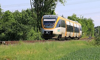 Plötzlich tauchte vor der Eurobahn eine Frau auf den Gleisen auf. - NW Plötzlich tauchte vor der Eurobahn eine Frau auf den Gleisen auf. - NW