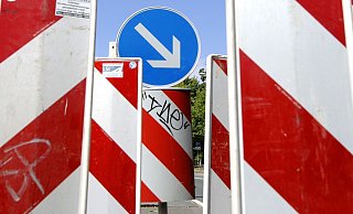 Im Bereich der A33-Anschlussstellen bei Paderborn werden Gehölzarbeiten durchgeführt. - picture-alliance/ZB/Jan Woitas Im Bereich der A33-Anschlussstellen bei Paderborn werden Gehölzarbeiten durchgeführt. - picture-alliance/ZB/Jan Woitas