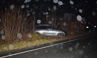Die Fahrt endete im Gebüsch auf der Gegenseite. - Polizei Herford Die Fahrt endete im Gebüsch auf der Gegenseite. - Polizei Herford