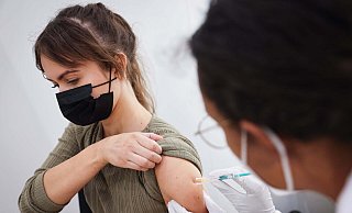 Die Freigabe der Booster-Impfung für alle ab zwölf Jahren hat in den Praxen großen Andrang ausgelöst. - Picture Alliance Die Freigabe der Booster-Impfung für alle ab zwölf Jahren hat in den Praxen großen Andrang ausgelöst. - Picture Alliance