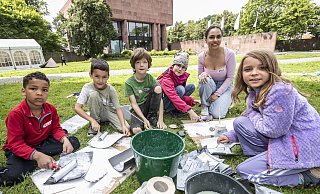 Auch Schülerinnen und Schüler der Laborschule durften im Skulturenpark ihr eigenes künstlerisches Zeichen setzen. - Jörg Dieckmann Auch Schülerinnen und Schüler der Laborschule durften im Skulturenpark ihr eigenes künstlerisches Zeichen setzen. - Jörg Dieckmann