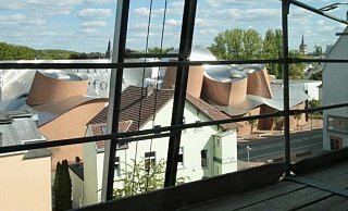 Blick auf das Marta-Museum vom Intercity-Hotel, das ursprünglich im Sommer 2020 eröffnet werden sollte. Jetzt sieht es so aus, dass sich der Start auf den Herbst verschiebt. - Peter Steinert Blick auf das Marta-Museum vom Intercity-Hotel, das ursprünglich im Sommer 2020 eröffnet werden sollte. Jetzt sieht es so aus, dass sich der Start auf den Herbst verschiebt. - Peter Steinert