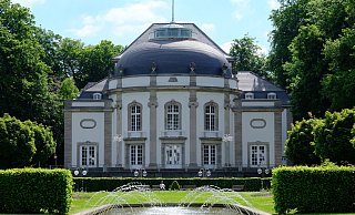 Das Staatsbad will nicht mehr Gesellschafterin des Landestheaters Detmold sein. Die Detmolder sollen aber weiter im Theater im Park (Foto) auftreten. Das Staatsbad will nicht mehr Gesellschafterin des Landestheaters Detmold sein. Die Detmolder sollen aber weiter im Theater im Park (Foto) auftreten.