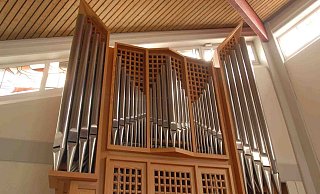 Die Michaelsorgel in der früheren Michaelskirche des 2. Pfarrbezirks der evangelischen Martins-Kirchengemeinde ist jetzt verkauft worden. - Ev. Martinskirchengemeinde Die Michaelsorgel in der früheren Michaelskirche des 2. Pfarrbezirks der evangelischen Martins-Kirchengemeinde ist jetzt verkauft worden. - Ev. Martinskirchengemeinde