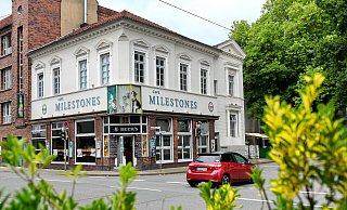 Die Tage des Café Milestones sind gezählt. Jetzt steht fest, wann die Kult-Location ein letztes Mal ihre Türen öffnen wird. - BARBARA FRANKE Die Tage des Café Milestones sind gezählt. Jetzt steht fest, wann die Kult-Location ein letztes Mal ihre Türen öffnen wird. - BARBARA FRANKE