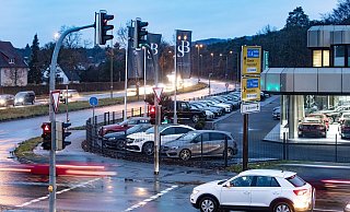 Ab der Buschkamp-Kreuzung Richtung Brackwede ist der Landesbetrieb Straßen NRW damit einverstanden, die Strecke von vier auf zwei Spuren zugunsten des Stadtbahnausbaus zu reduzieren, nicht aber auf dem Teilstück Richtung Sennestadt. - Mike-Dennis Mueller / www.mdm.photo Ab der Buschkamp-Kreuzung Richtung Brackwede ist der Landesbetrieb Straßen NRW damit einverstanden, die Strecke von vier auf zwei Spuren zugunsten des Stadtbahnausbaus zu reduzieren, nicht aber auf dem Teilstück Richtung Sennestadt. - Mike-Dennis Mueller / www.mdm.photo