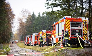 Ein Großaufgebot der Feuerwehr ist vor Ort. - Mike-Dennis Müller / www.mdm.photo Ein Großaufgebot der Feuerwehr ist vor Ort. - Mike-Dennis Müller / www.mdm.photo
