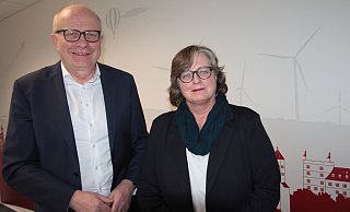 Bernhard Hoppe-Biermeyer aus Delbrück (CDU) und Norika Creuzmann aus Bad Lippspringe (Bündnis 90/Die Grünen) sind in Düsseldorf die Landtagsabgeordneten für den Kreis Paderborn. - Uwe Müller Bernhard Hoppe-Biermeyer aus Delbrück (CDU) und Norika Creuzmann aus Bad Lippspringe (Bündnis 90/Die Grünen) sind in Düsseldorf die Landtagsabgeordneten für den Kreis Paderborn. - Uwe Müller