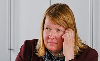 Hochbrisante Lage, unnötige Äußerungen: Die Bielefelder Bundestagsabgeordnete Wiebke Esdar (38) positioniert sich klar gegen den Putin-Freund Gerhard Schröder. - Foto: Andreas Zobe/NW Hochbrisante Lage, unnötige Äußerungen: Die Bielefelder Bundestagsabgeordnete Wiebke Esdar (38) positioniert sich klar gegen den Putin-Freund Gerhard Schröder. - Foto: Andreas Zobe/NW