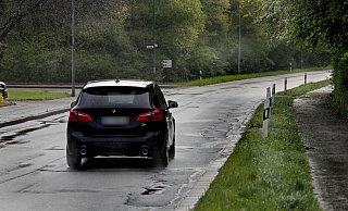 Die Fahrbahn der Oberen Talstraße in Hiddenhausen wird in naher Zukunft vom Kreis Herford saniert. - Frank-Michael Kiel-Steinkamp Die Fahrbahn der Oberen Talstraße in Hiddenhausen wird in naher Zukunft vom Kreis Herford saniert. - Frank-Michael Kiel-Steinkamp