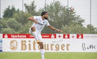 Auf bekanntem Terrain: Leon Tia, der im Sommer vom SC Wiedenbrück zum SV Rödinghausen wechselte, kehrt nun mit seinem neuen Team an die frühere Wirkungsstätte zurück. - Joel Beinke Auf bekanntem Terrain: Leon Tia, der im Sommer vom SC Wiedenbrück zum SV Rödinghausen wechselte, kehrt nun mit seinem neuen Team an die frühere Wirkungsstätte zurück. - Joel Beinke