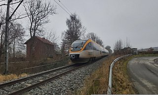 Die Grünen wollen, dass in Oberbehme künftig wieder ein Bahn-Halt eingeplant wird. Zuletzt wurde der Bahnhof (links) im Jahr 1980 genutzt. - Florian Weyand Die Grünen wollen, dass in Oberbehme künftig wieder ein Bahn-Halt eingeplant wird. Zuletzt wurde der Bahnhof (links) im Jahr 1980 genutzt. - Florian Weyand