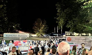 1.200 Besucherinnen und Besucher feierten gemeinsam bei der ersten Alumni-Party am Widukind-Gymnasium in Enger. - Danielle Dörsing 1.200 Besucherinnen und Besucher feierten gemeinsam bei der ersten Alumni-Party am Widukind-Gymnasium in Enger. - Danielle Dörsing