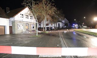 Der Geldautomat an der Bundesstraße 7 in Ossendorf wurde in der Nacht zum 8. Dezember geprengt. - Dieter Scholz Der Geldautomat an der Bundesstraße 7 in Ossendorf wurde in der Nacht zum 8. Dezember geprengt. - Dieter Scholz