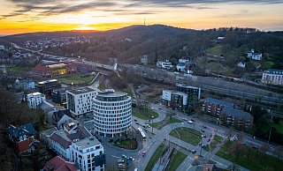 Beim Umbau des Adenauerplatzes geht es vor allem um den Radweg (links) Richtung Johannistal. - Mike-Dennis Müller / www.mdm.photo Beim Umbau des Adenauerplatzes geht es vor allem um den Radweg (links) Richtung Johannistal. - Mike-Dennis Müller / www.mdm.photo