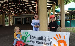 Laura (v.l.), Luca und Jonah und die anderen 29 Kindergartenkinder können die nächsten Tage in der Kämper-Baude verbringen. - Celina Allard Laura (v.l.), Luca und Jonah und die anderen 29 Kindergartenkinder können die nächsten Tage in der Kämper-Baude verbringen. - Celina Allard