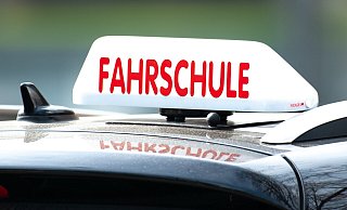 Immer mehr Fahrschüler bestehen die Fahrprüfung nicht. - Swen Pförtner/dpa (Symbolfoto) Immer mehr Fahrschüler bestehen die Fahrprüfung nicht. - Swen Pförtner/dpa (Symbolfoto)