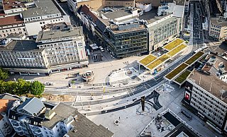 Der zugepflasterte Jahnplatz kommt bei vielen Menschen nicht gut an. - Mike Dennis Müller Der zugepflasterte Jahnplatz kommt bei vielen Menschen nicht gut an. - Mike Dennis Müller