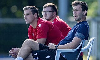 Sie bleiben auch in der kommenden Saison für Arminias A-Junioren zuständig: Co-Trainer Tom Schütz (l.) und Cheftrainer Marcel Drobe. Am Sonntag geht es für die U19 gegen Wuppertal. - Thomas F. Starke Sie bleiben auch in der kommenden Saison für Arminias A-Junioren zuständig: Co-Trainer Tom Schütz (l.) und Cheftrainer Marcel Drobe. Am Sonntag geht es für die U19 gegen Wuppertal. - Thomas F. Starke