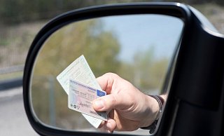 Der 45-Jährige konnte bei der Kontrolle in Espelkamp keinen Führerschein vorweisen. - Foto: Studio v-zwoelf - stock.adobe.com/Quelle: Polizei Minden-Lübbecke Der 45-Jährige konnte bei der Kontrolle in Espelkamp keinen Führerschein vorweisen. - Foto: Studio v-zwoelf - stock.adobe.com/Quelle: Polizei Minden-Lübbecke