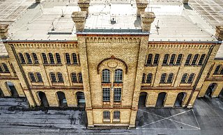 Die Alte Weberei war nach ihrer Schließung in den 70er Jahren in einen Supermarkt umgebaut worden. Seit zwei Jahren steht das Gebäude leer. - Eike J. Horstmann Die Alte Weberei war nach ihrer Schließung in den 70er Jahren in einen Supermarkt umgebaut worden. Seit zwei Jahren steht das Gebäude leer. - Eike J. Horstmann
