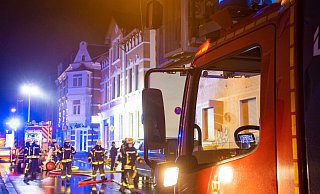 Die Retter der Feuerwehr hatten am 26. Januar eine bewusstlose Frau aus ihrer brennenden Wohnung geholt. - Mike-Dennis Müller / www.mdm.photo Die Retter der Feuerwehr hatten am 26. Januar eine bewusstlose Frau aus ihrer brennenden Wohnung geholt. - Mike-Dennis Müller / www.mdm.photo