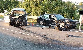 Auf Herforder Straße (B239) in Espelkamp stießen zwei Fahrzeuge zusammen. - Polizei Minden-Lübbecke Auf Herforder Straße (B239) in Espelkamp stießen zwei Fahrzeuge zusammen. - Polizei Minden-Lübbecke