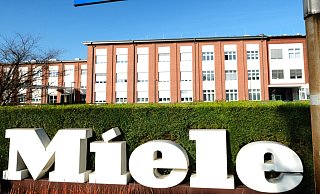 Miele gehört zu den 10.000 besten Mittelständlern und den Top-Unternehmen Deutschlands. - Andreas Frücht Miele gehört zu den 10.000 besten Mittelständlern und den Top-Unternehmen Deutschlands. - Andreas Frücht