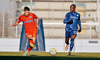 SCP-Verteidiger Marco Schuster (l.) hatte gegen den Ex-Paderborner Christopher Antwi-Adjei allerhand zu tun, machte seine Sache aber recht gut. - Besim Mazhiqi SCP-Verteidiger Marco Schuster (l.) hatte gegen den Ex-Paderborner Christopher Antwi-Adjei allerhand zu tun, machte seine Sache aber recht gut. - Besim Mazhiqi