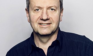 Verlässt das Theater zur Spielzeit 2025/26: GMD Alexander Kalajdzic. - Philipp Ottendörfer Verlässt das Theater zur Spielzeit 2025/26: GMD Alexander Kalajdzic. - Philipp Ottendörfer