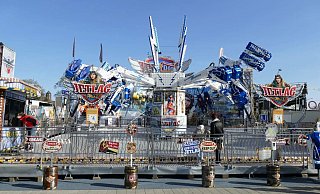 Eins von vielen Angeboten auf dem Lunapark in Paderborn wird der „Jetlag“ sein – ein Rundflug-Karussell, das 100 Stundenkilometer schnell wird. - rummelbilder.de Eins von vielen Angeboten auf dem Lunapark in Paderborn wird der „Jetlag“ sein – ein Rundflug-Karussell, das 100 Stundenkilometer schnell wird. - rummelbilder.de